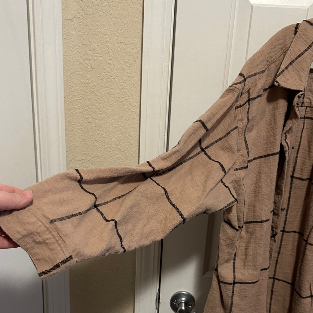 Maurices woman’s Tan Checkered Shirt Jacket - Picture 3 of 7